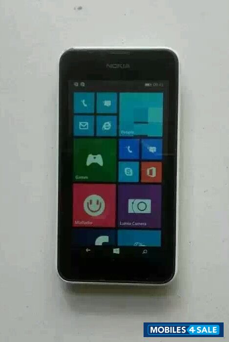 White Nokia Lumia 530