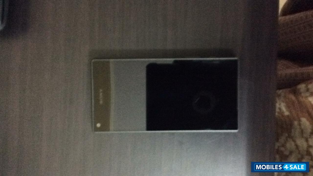Gray Sony Xperia Z5 Compact