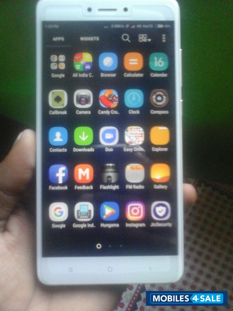 Golden Xiaomi Redmi Note 4