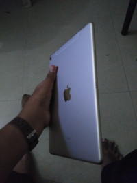 Gold Apple iPad Pro 9.7