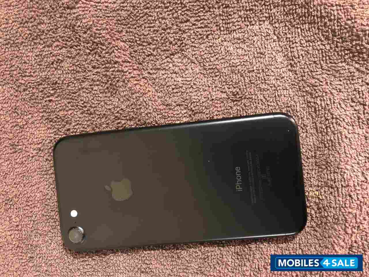 Black Apple iPhone 7