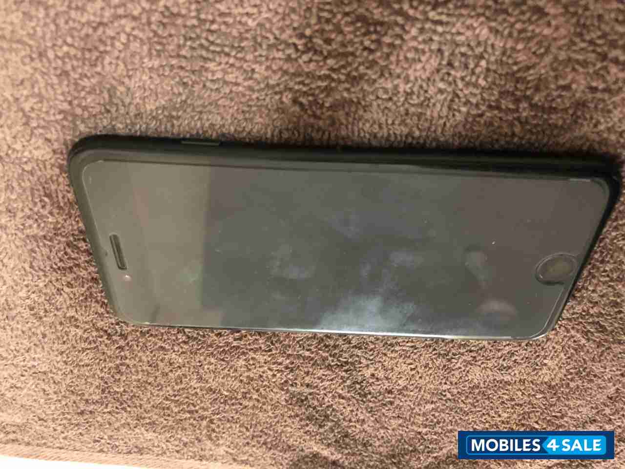 Black Apple iPhone 7