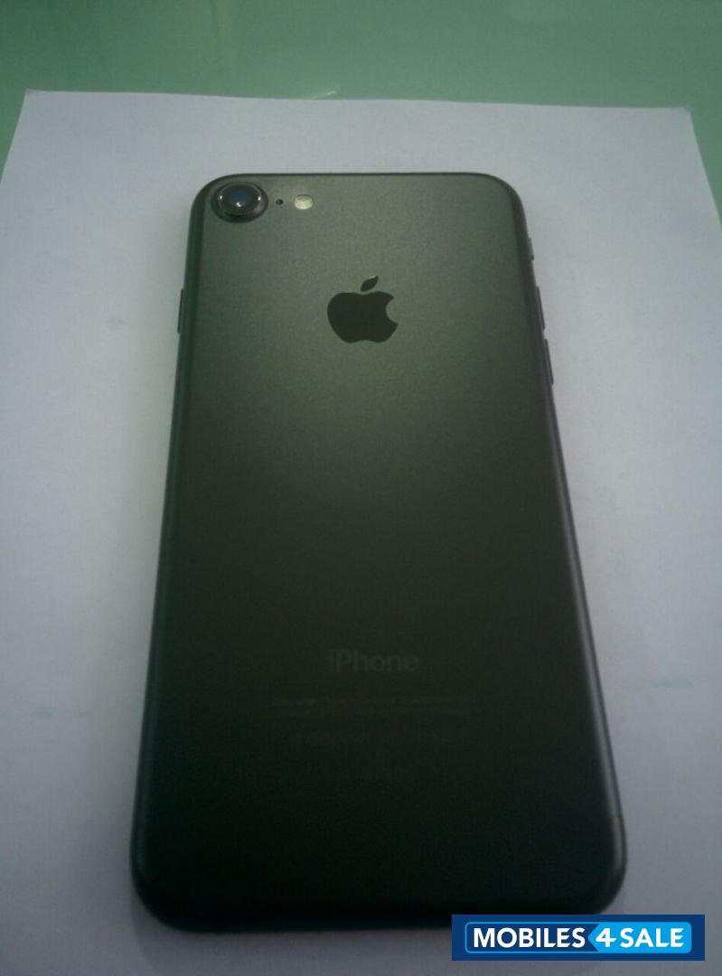 Matte Black Apple iPhone 7
