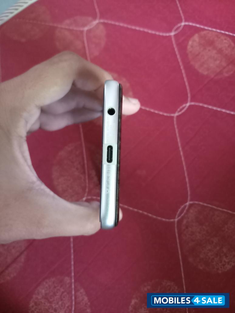 Black Motorola MOTO Z Play