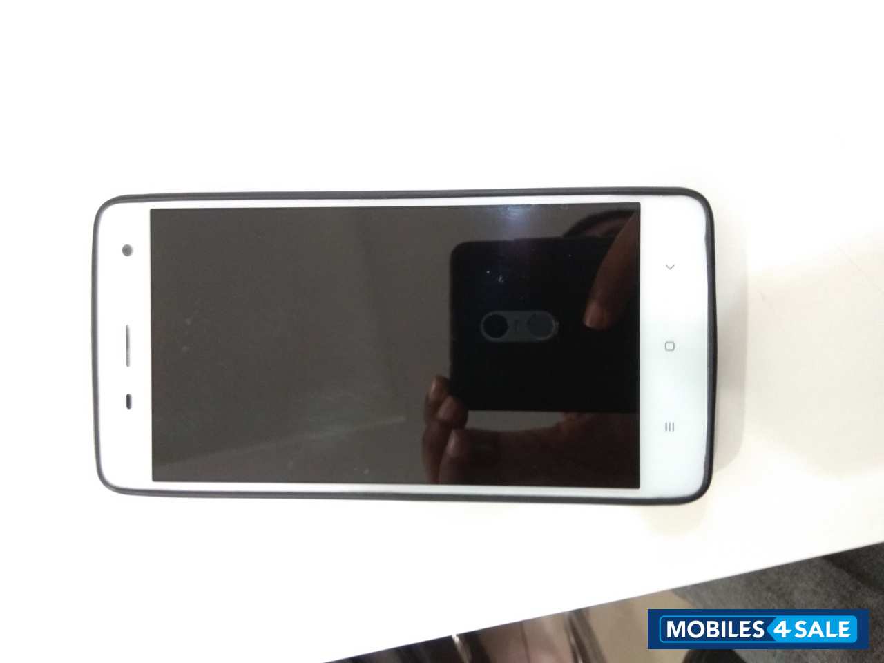 White Xiaomi MI-4