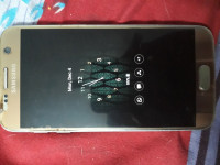Gold Samsung Galaxy S7