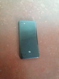 Black LG Q6