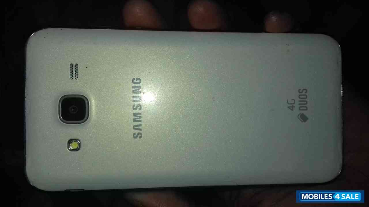 White Samsung Galaxy J5