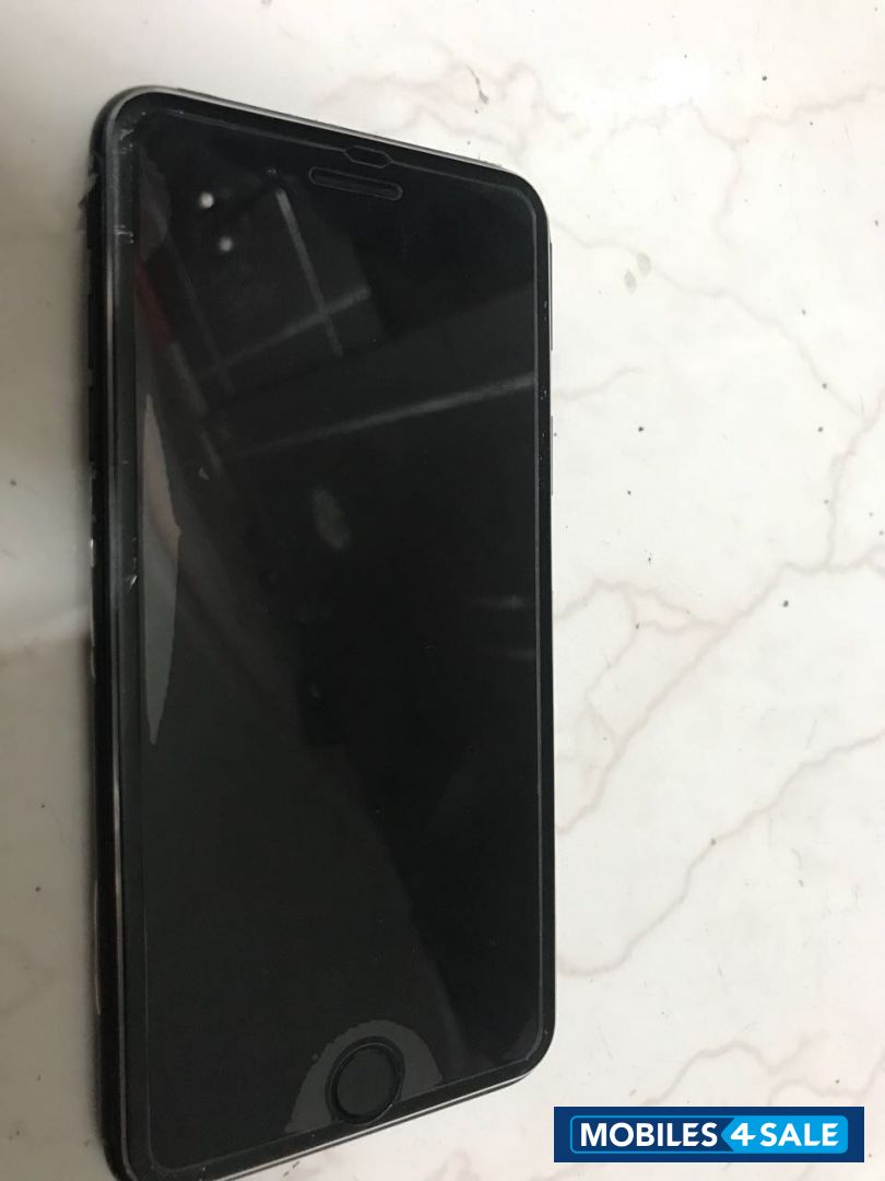 Jet Black Apple iPhone 7 Plus