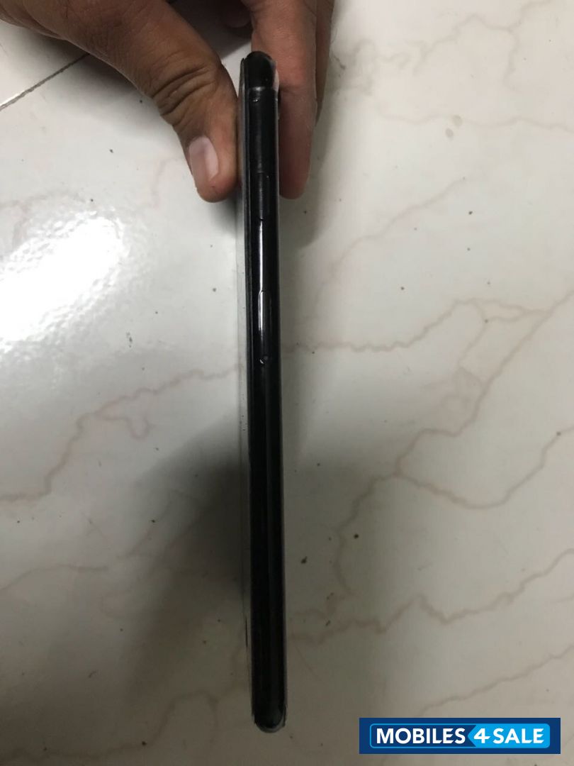 Jet Black Apple iPhone 7 Plus