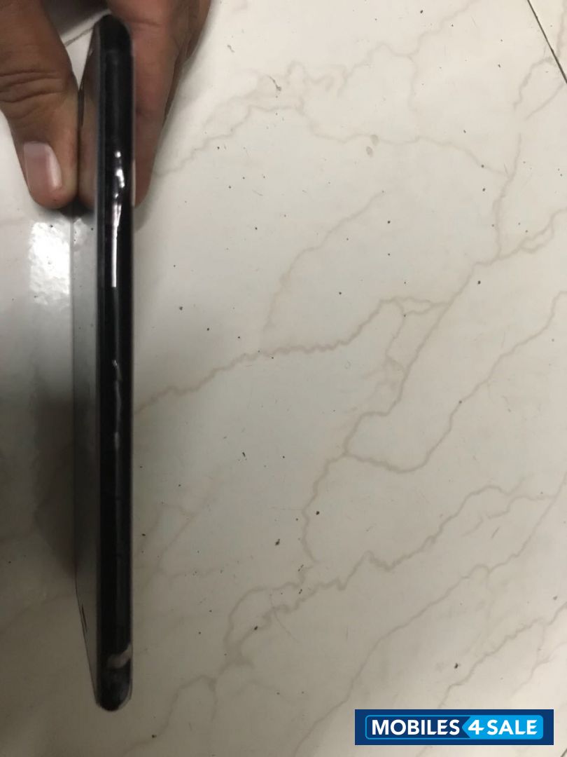 Jet Black Apple iPhone 7 Plus