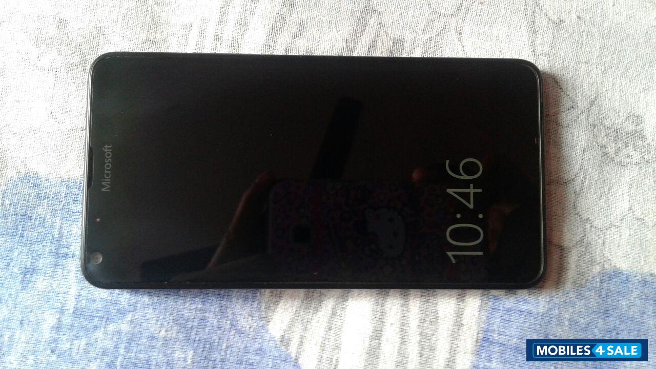 Black Microsoft Lumia 640