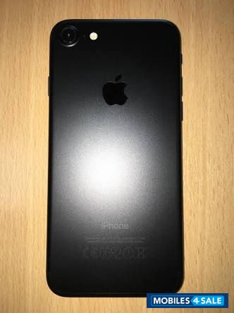 Black Apple iPhone 7