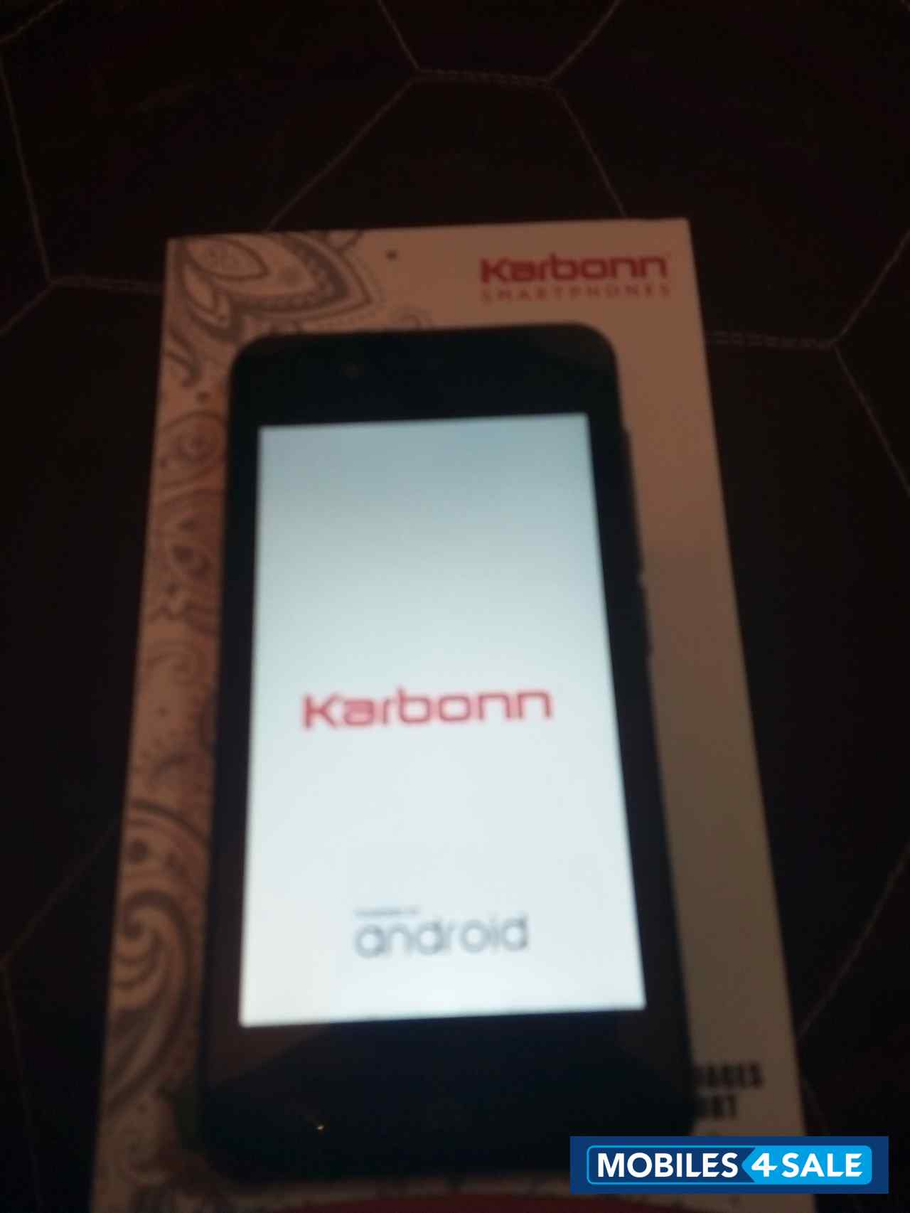 Black Karbonn A40