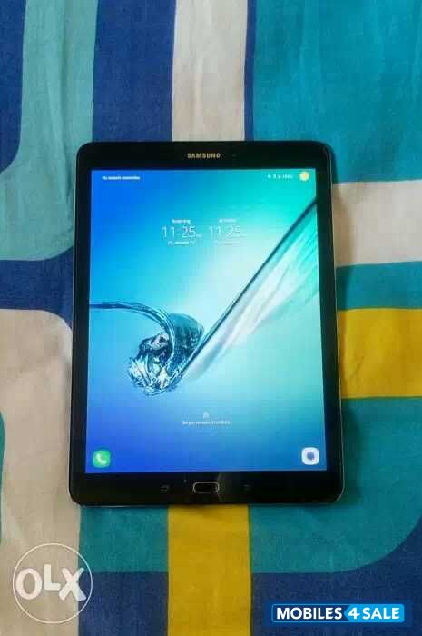 Black Samsung Galaxy Tab S2 9.7