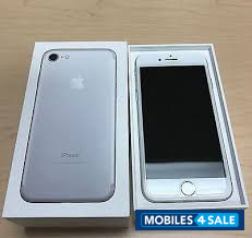 Silver Apple iPhone 7