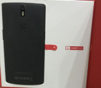 Sandstone Black OnePlus One