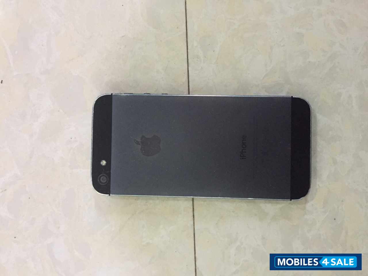 Black Apple iPhone 5
