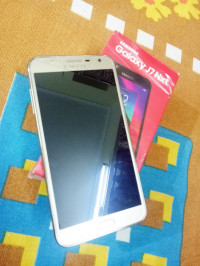 Gold Samsung Galaxy J7 Nxt