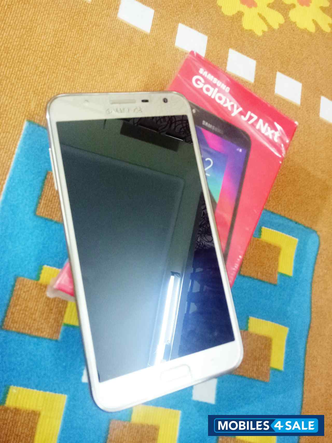 Gold Samsung Galaxy J7 Nxt