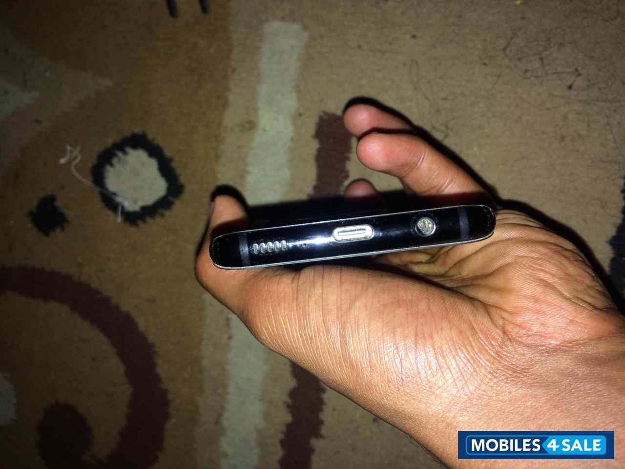 Black Samsung Galaxy S8