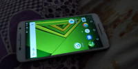 White Motorola MOTO X Play