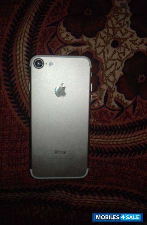 Gold Apple iPhone 7