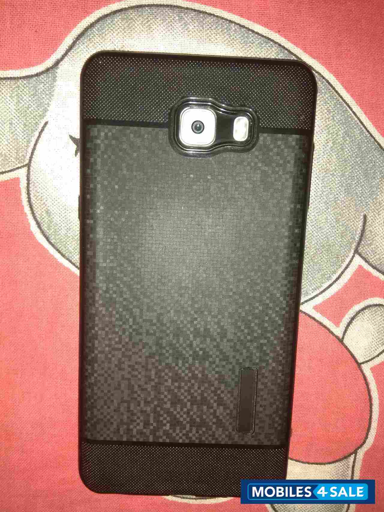 Gold Samsung Galaxy C9 Pro