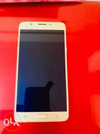 Gold Samsung Galaxy On8