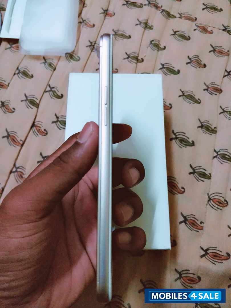 Gold Oppo A57