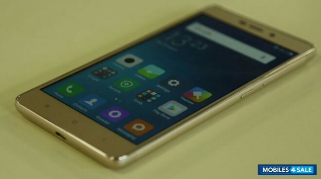 Gold Xiaomi Redmi 3S Prime