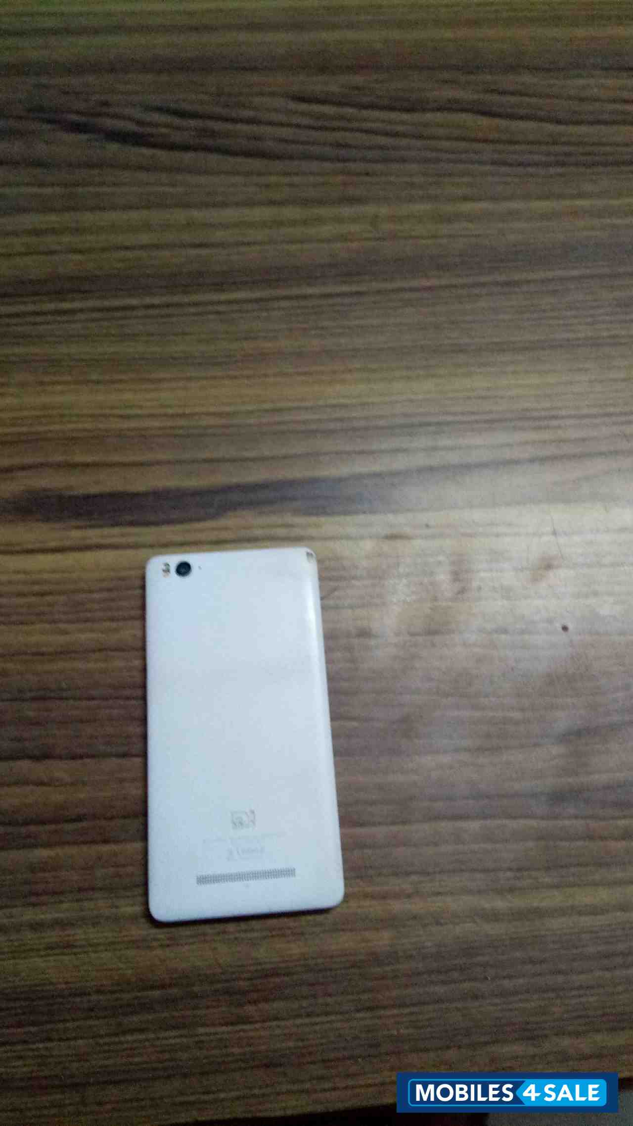 White Xiaomi Mi 4i