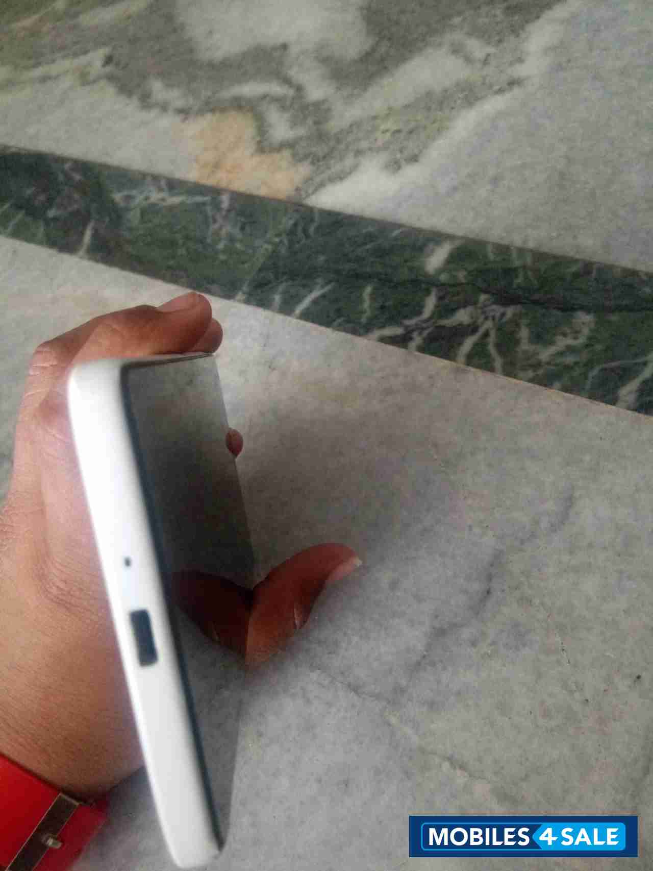 White Xiaomi Mi 4i White Xiaomi Mi 4i