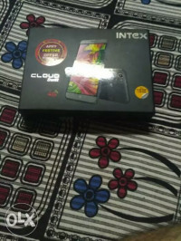 Gold Intex Cloud Swift