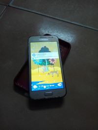 Gold Samsung J-series galaxy j2 sm-j200g