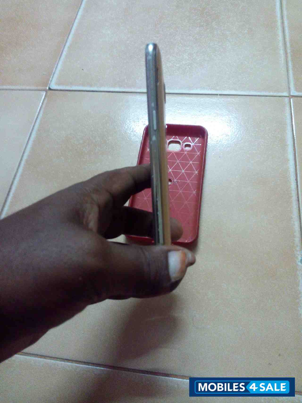 Gold Samsung J-series galaxy j2 sm-j200g