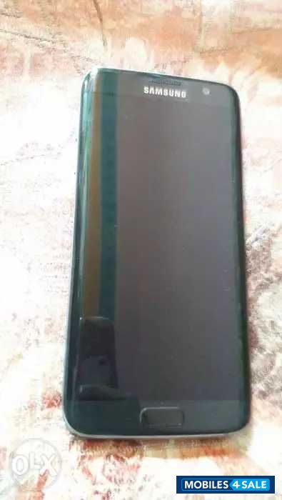 Black Samsung Galaxy S7 Edge
