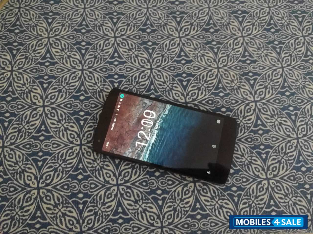 Black Google Nexus 5