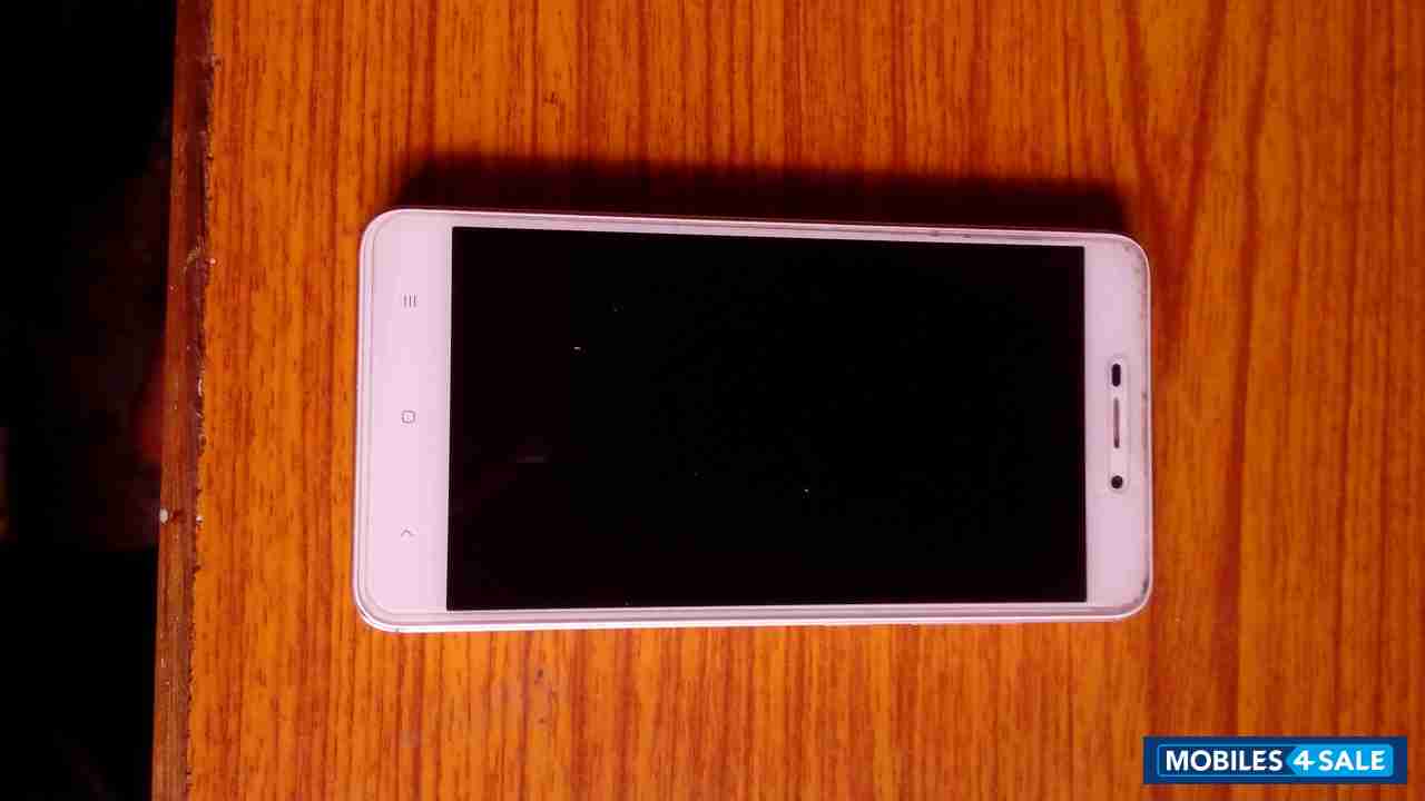 Golden Xiaomi Redmi 4A