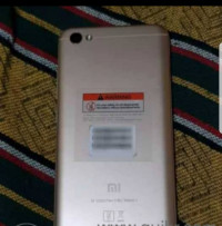 Gold Xiaomi Redmi Note 5A