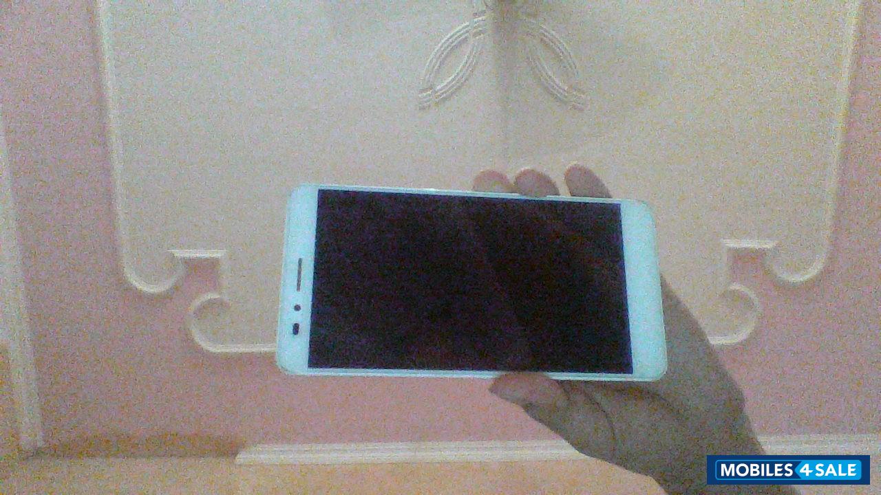 Silver Huawei Honor Play 5X