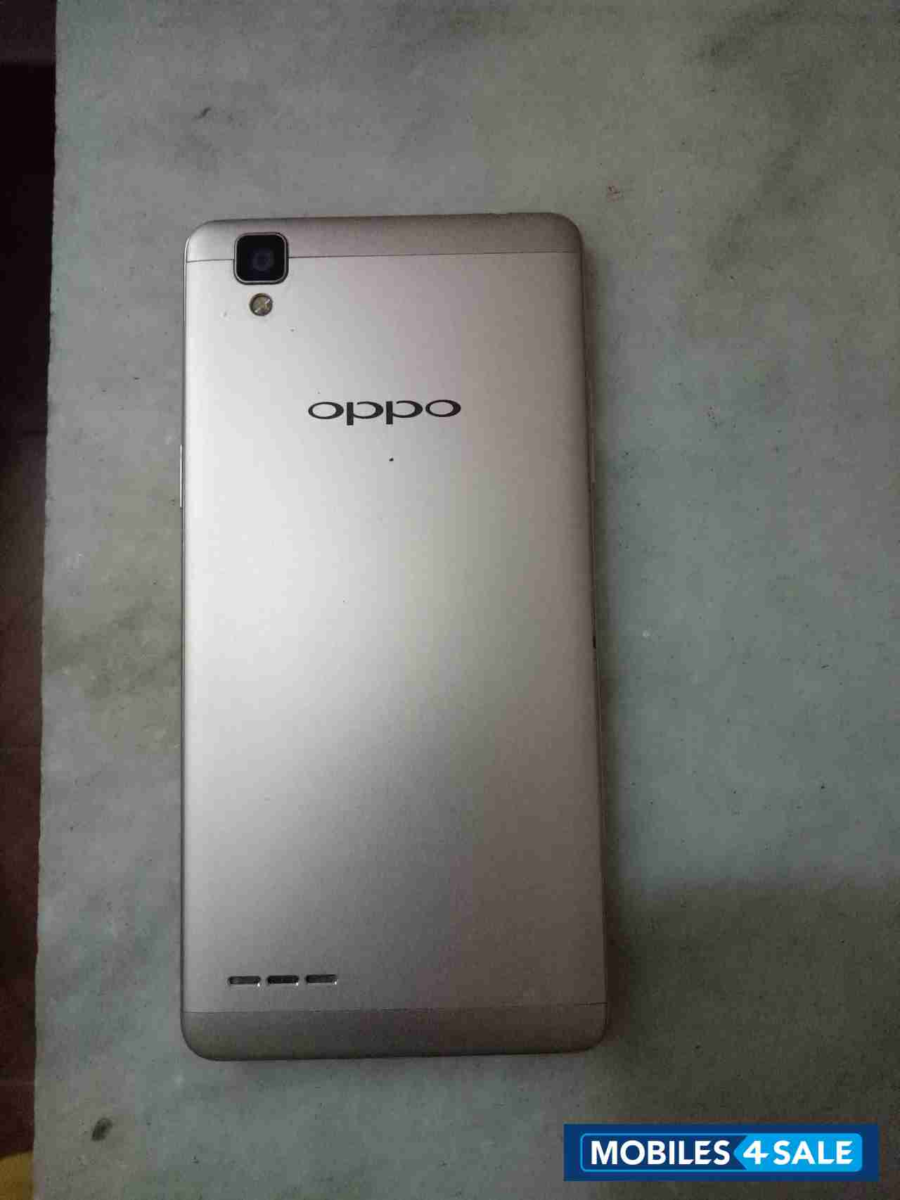White Oppo F1