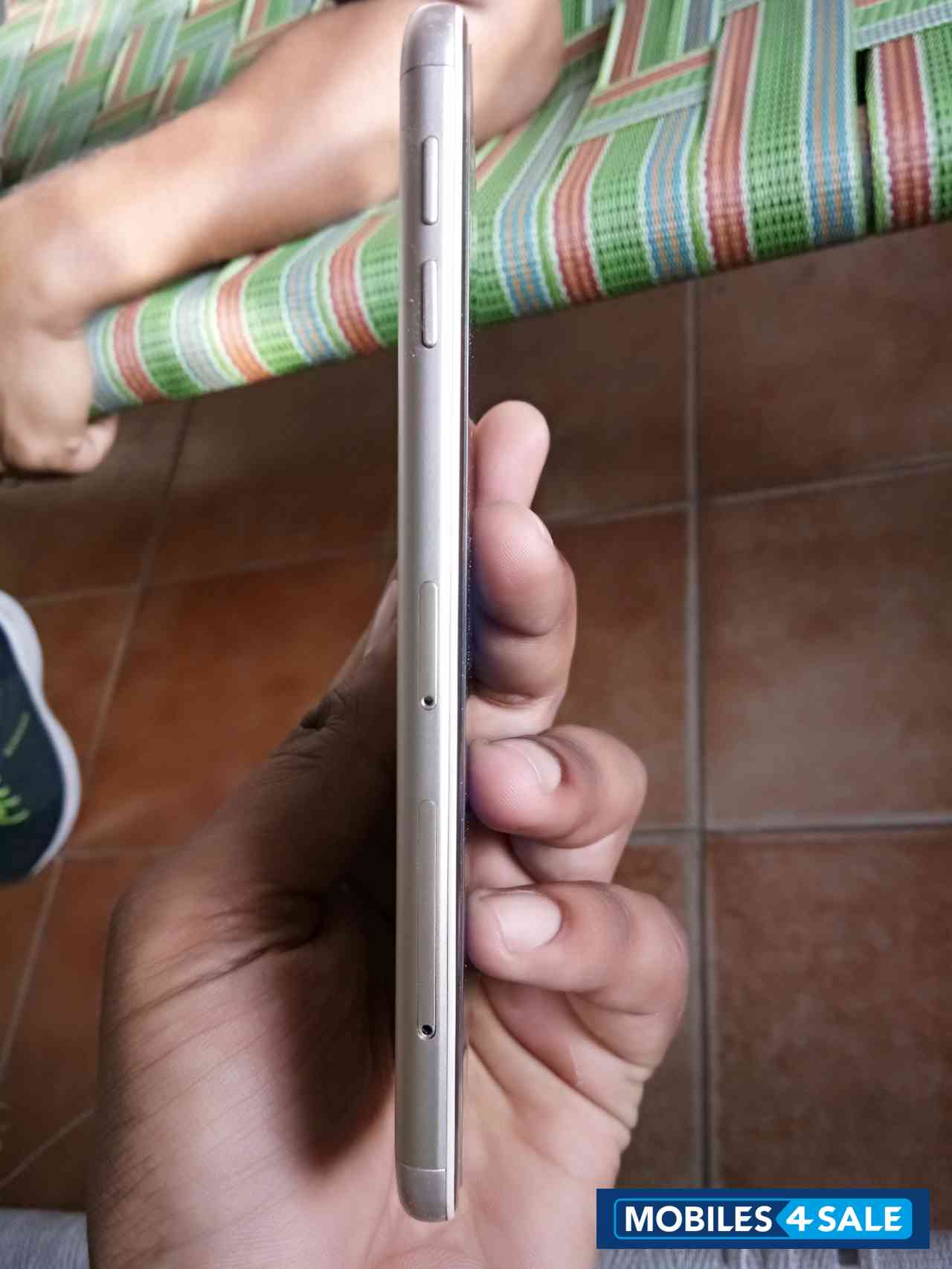 Gold Samsung  J7 prime 32 gb