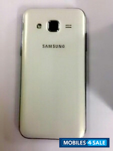 White Samsung  Samsung j2