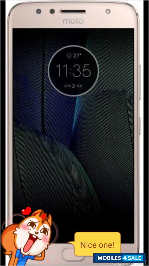 Golden Motorola Moto G5s plus