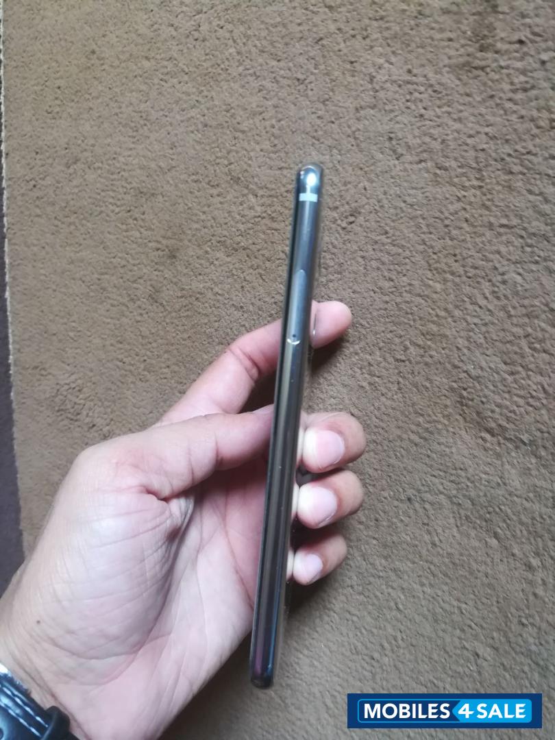 Silver LG V-series V30 plus Silver LG V-series V30 plus