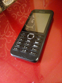 Nokia  215