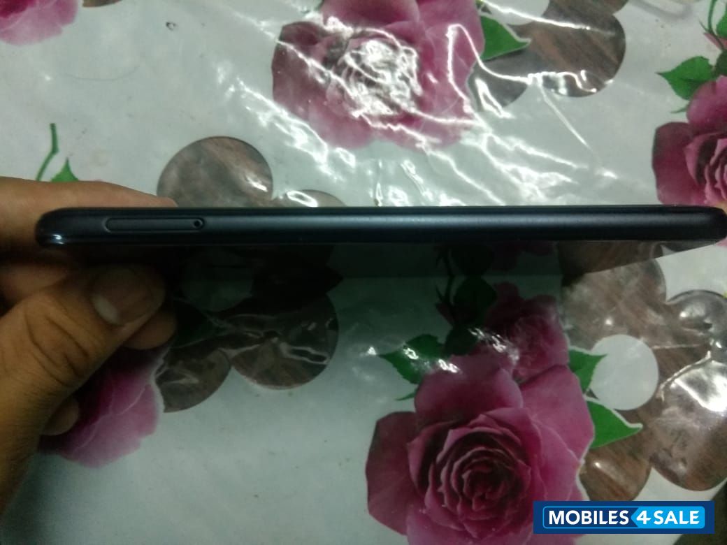 Black Huawei Honor 9 lite