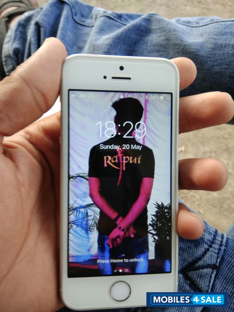 Silver Apple iPhone SE