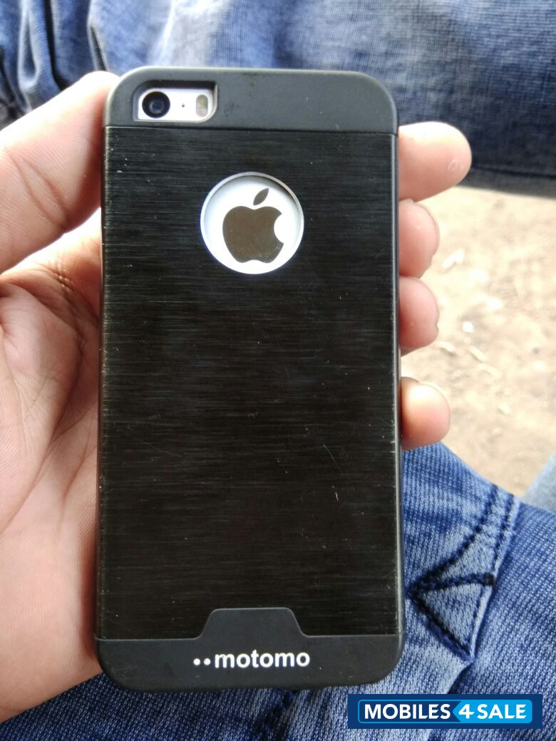 Silver Apple iPhone SE